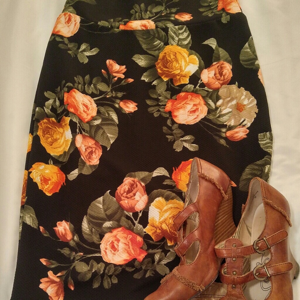 LuLaRoe Floral Stretch Pencil Skirt